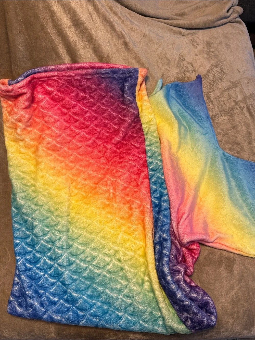 Rainbow Ombre mermaid Blanket - Multicolor